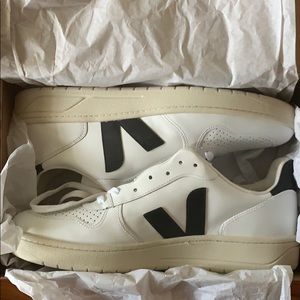 Veja leather extra white black logo